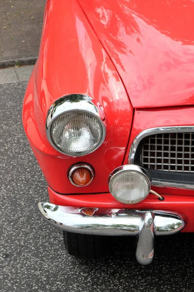 Vertical Shot Red Vintage Car Lights Street — Stock Photo, Image