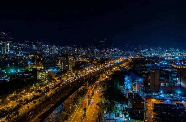 Lélegzetelállító Városkép Utakkal Modern Épületekkel Éjszaka — Stock Fotó