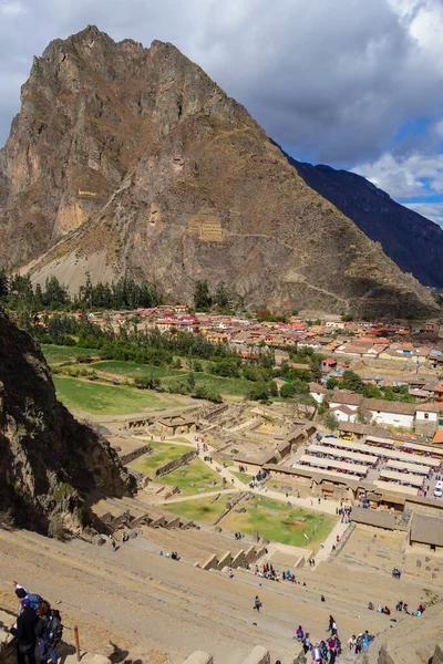 Ollantaytambo Peru 2019 Okt Ollantaytambo Régészeti Park Romjait Felfedező Turisták — Stock Fotó