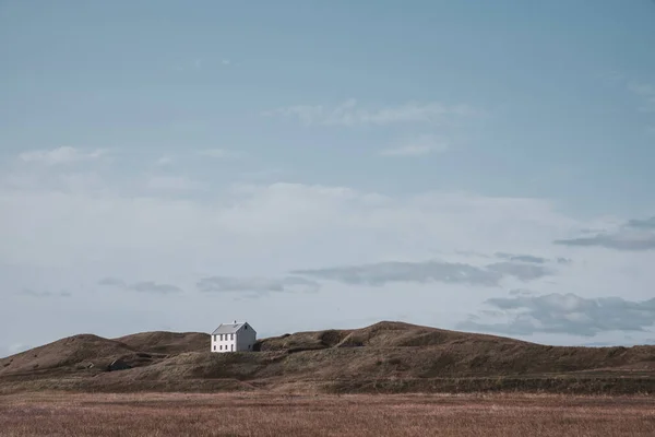 Een Huis Natuur Ijsland Minimalistisch Landschap — Stockfoto