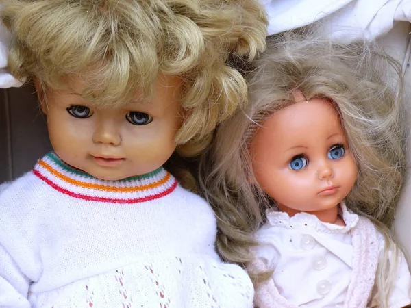 Ένα Κοντινό Πλάνο Δύο Κούκλες — Φωτογραφία Αρχείου