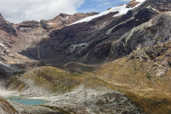 Closeup Shot Huascaran Mountains Peru Sunny Day — Stock Photo, Image