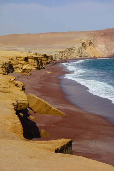 Una Toma Aérea Los Acantilados Costeros Reserva Nacional Paracas Perú —  Fotos de Stock