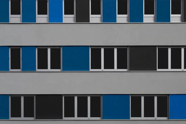 Eine Aufnahme Auf Augenhöhe Einer Bunten Fassade Eines Gebäudes Mit — Stockfoto