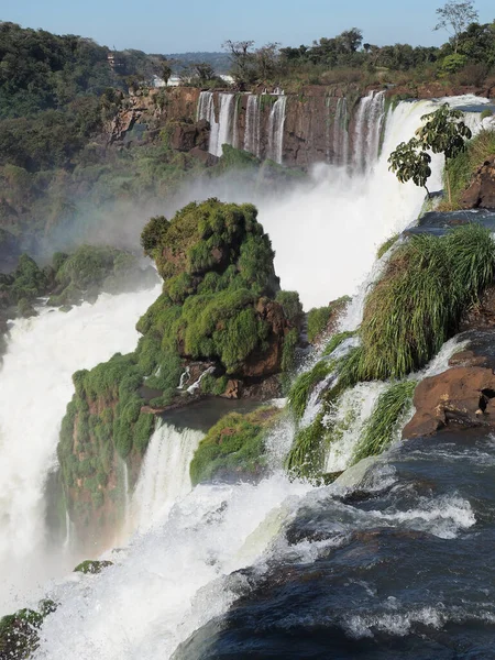 Hermoso Paisaje Una Cascada Parque Nacional Iguazú Cataratas Argentina — Foto de Stock