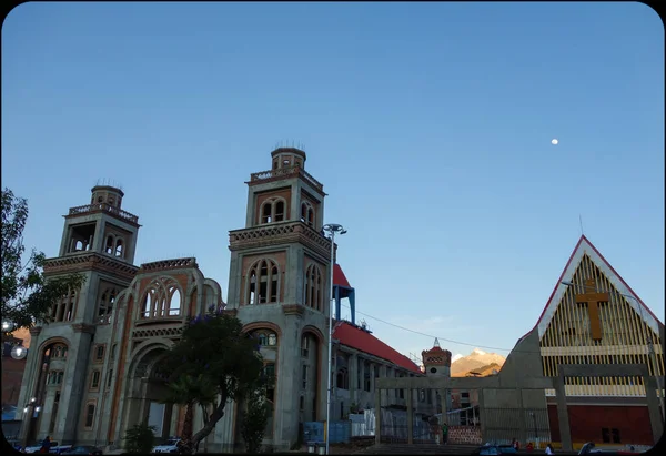 Huaraz Peru Okt 2019 Huaraz Peru Uitzicht Stad Omgeven Door — Stockfoto