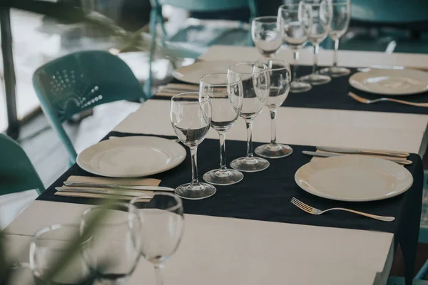 Uma Mesa Para Jantar Restaurante Acolhedor — Fotografia de Stock