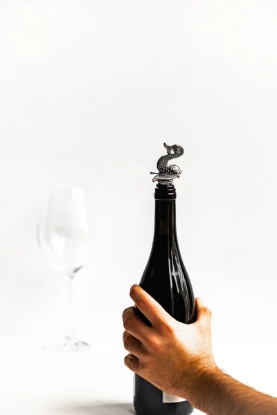 Vertical Shot Glass Wine Male Hand Holding Black Bottle Wine — Stock Photo, Image