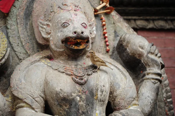 ネパールの宗教的彫像のクローズアップ — ストック写真