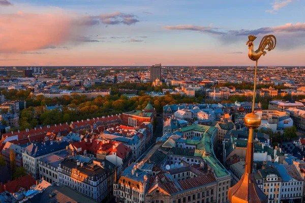 Tiro Aéreo Bela Cidade Riga Pôr Sol — Fotografia de Stock