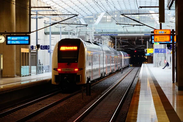 德国科洛涅 2020年5月26日 列车在科隆 波恩机场火车站准备出发 — 图库照片