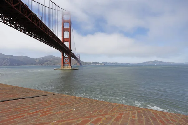 Мост Золотые Ворота Сан Франциско Облачным Небом — стоковое фото