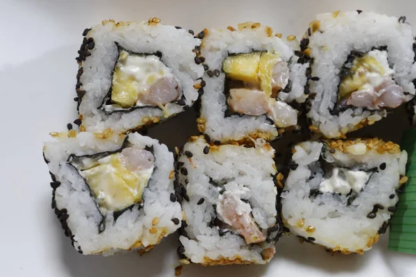 Una Vista Superior Los Deliciosos Rollos Sushi Plato —  Fotos de Stock