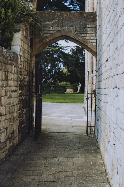 Una Puerta Arqueada Una Antigua Iglesia — Foto de Stock