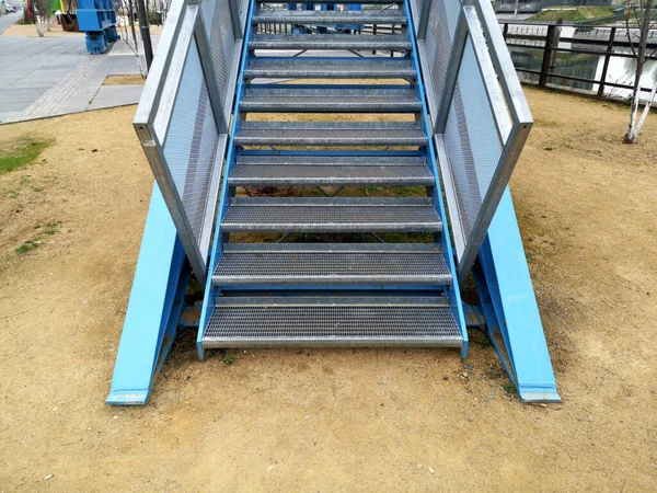 Primer Plano Del Puente Con Escaleras Acero — Foto de Stock