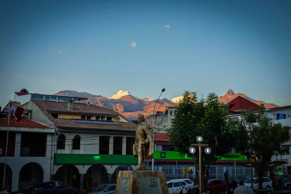 Huaraz Peru Okt 2019 Huaraz Peru Uitzicht Stad Omgeven Door — Stockfoto