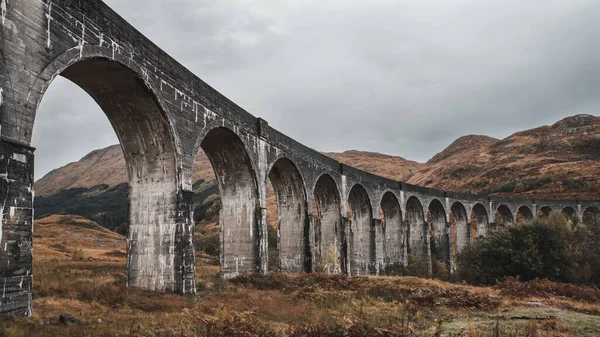 Eine Flache Aufnahme Des Berühmten Historischen Glenfinnan Viadukts Schottland — Stockfoto
