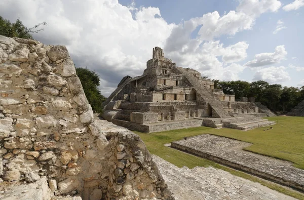 Krásný Záběr Pyramidy Edzna Mayans Zamračený Den Campeche Mexiko — Stock fotografie