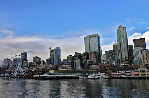 Beau Paysage Marin Avec Paysage Urbain Sous Ciel Nuageux Seattle — Photo