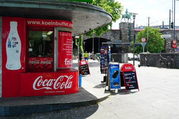 Cologne Germany Травня 2020 Kiosk Rhine Promenade Cologne Рекламних Приладів — стокове фото