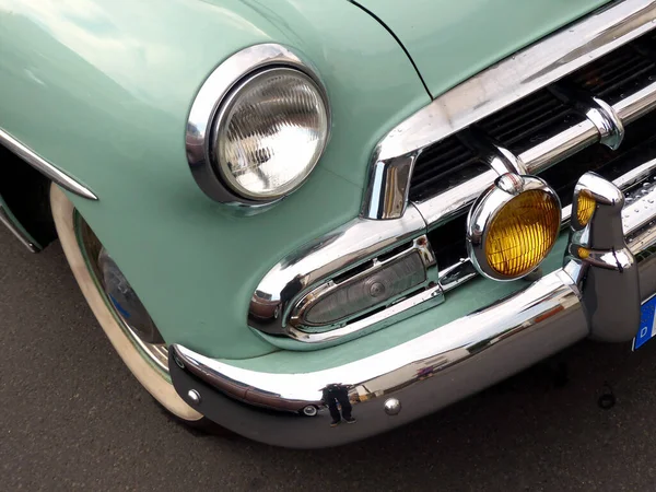 Circular Headlight Beautiful Green Retro Car — Stock Photo, Image