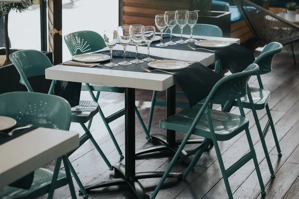 Meja Untuk Makan Malam Restoran Yang Nyaman — Stok Foto