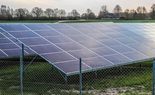 Solární Moduly Pro Výrobu Energie Velkém Parku Severní Evropě — Stock fotografie