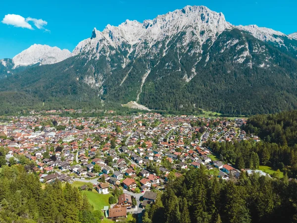 Pueblo Montaña Mittenwald Los Alpes Bávaros Cerca Del Famoso Destino —  Fotos de Stock