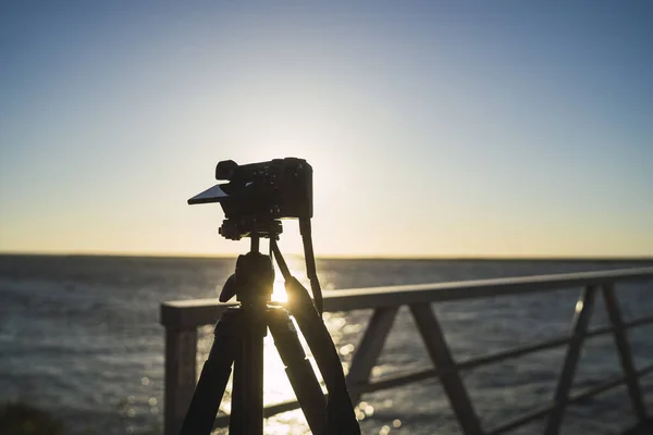 Uma Vista Fascinante Rio Guadalquivir Pôr Sol Com Uma Câmara — Fotografia de Stock