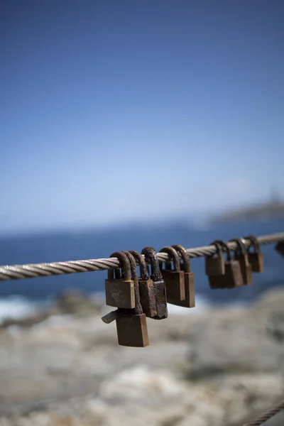 Closeup Shot Rusted Old Locks Wire — Stock Photo, Image