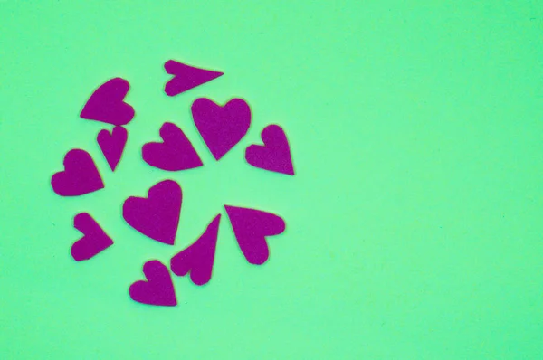 Коло Фіолетових Сердець Зеленому Тлі Ідеально Підходить Шпалер — стокове фото