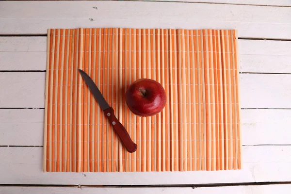 High Angle Shot Ripe Red Apple Wooden Surface Knife — Stock Photo, Image