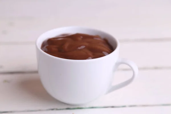 Primer Plano Delicioso Chocolate Derretido Una Taza Blanca —  Fotos de Stock