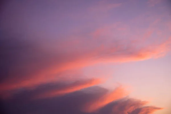 Tiro Hipnotizante Colorido Céu Nublado Durante Pôr Sol — Fotografia de Stock