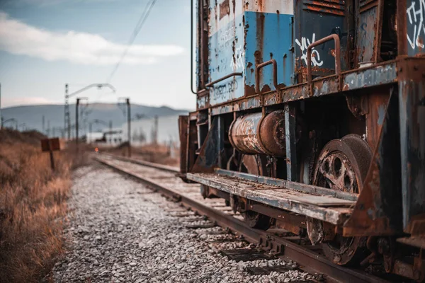 Eine Selektive Fokusaufnahme Alter Verlassener Lokomotiven — Stockfoto