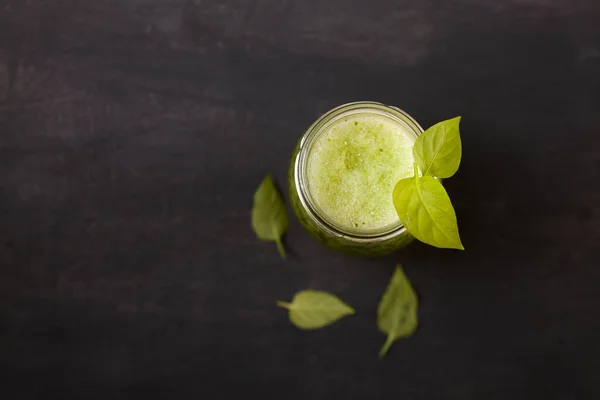 Closeup Glass Jar Refreshing Mint Smoothie Top View — Stock Photo, Image