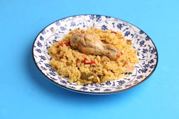 Delicioso Arroz Cozido Com Carne Frango Prato — Fotografia de Stock