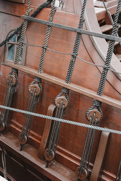 Portekiz Deki Eski Gemi Donanımının Dikey Görüntüsü — Stok fotoğraf