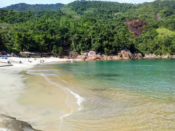 Parati Brazil Aug 2018 Klart Och Grönt Vatten Stranden Vid — Stockfoto