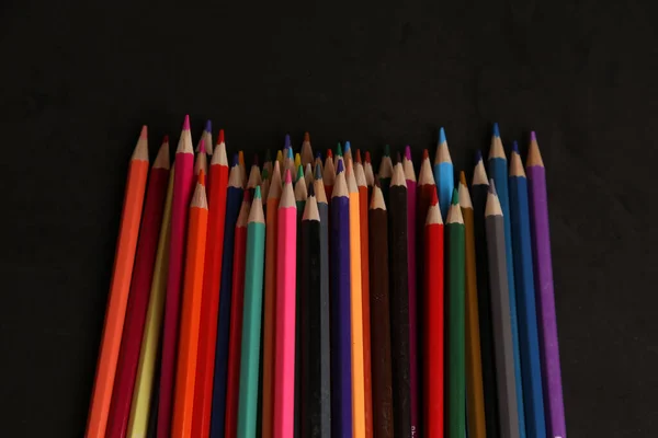 Gros Plan Crayons Couleur Sur Fond Noir — Photo