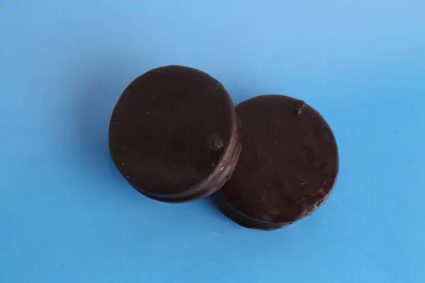 Una Vista Superior Dos Galletas Chocolate Con Dulce Leche Sobre — Foto de Stock