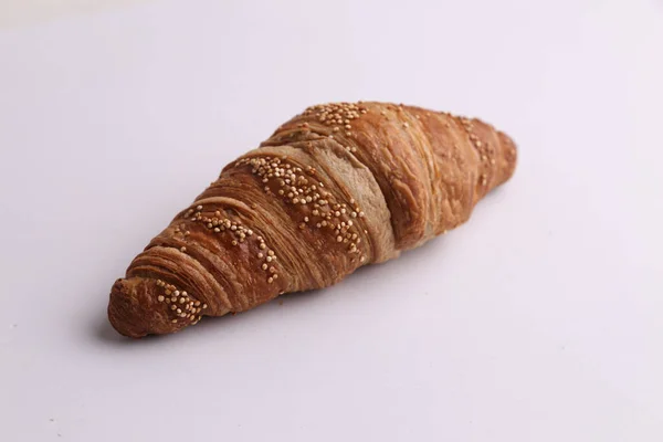 Egy Finom Házi Croissant Fehér Alapon — Stock Fotó