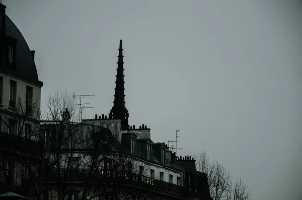 프랑스 2020 구름낀 겨울날 파리의 집들의 아름다운 — 스톡 사진
