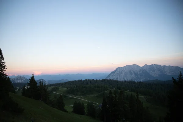 Schöne Landschaft Mit Viel Grün Und Hohen Felsbergen Österreich Tauplitz — Stockfoto