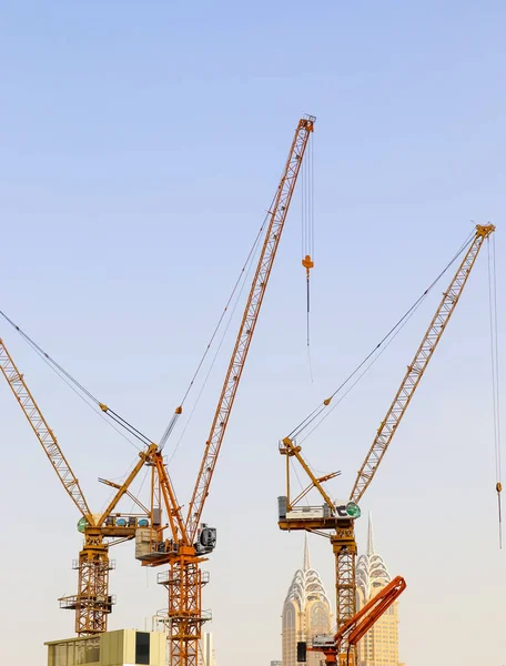 阿拉伯联合酋长国迪拜 2020年7月26日 阿拉伯联合酋长国迪拜市中心建筑工地上的大型起重机 — 图库照片