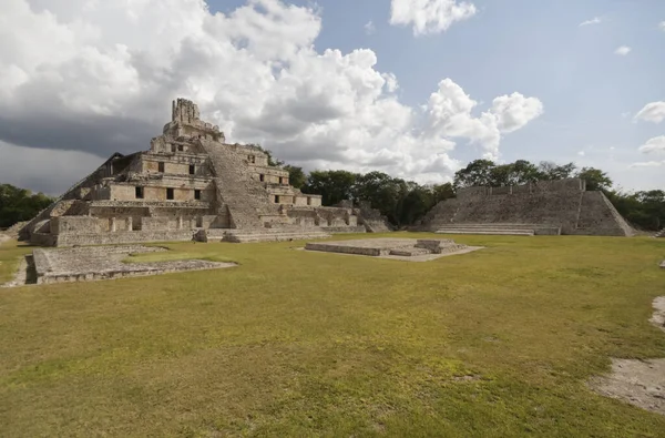 Una Hermosa Toma Edzna Templo Las Cinco Pisos Ruinas Sur —  Fotos de Stock