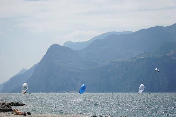 Malcesine Italia 2020 Navigazione Sul Bellissimo Lago Garda 2020 Fotografia — Foto Stock