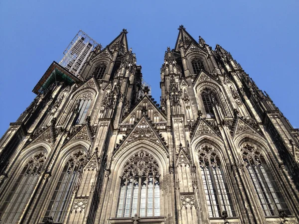 Tiro Ângulo Baixo Fachada Bela Catedral Colônia Alemanha Contra Céu — Fotografia de Stock