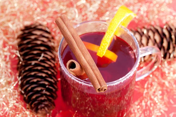 High Angle Shot Glass Cinnamon Tea Cinnamon Sticks Slices Lemon — Stock Photo, Image