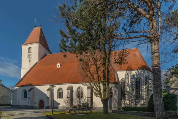 Plano Ángulo Bajo Iglesia Kapelln Perschling Baja Austria —  Fotos de Stock